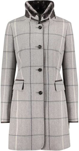 Gil Bret Wool Coat: A Stylish and Warm Coat for Women