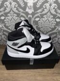 Nike Air Jordan 1 Mid White/Black/Grey Trainers-UK 6 Sneaker-RRP £160-DQ8426 101